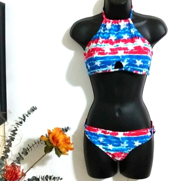YMI SUMMER LOVE HALTER BIKINI NWT SZ LARGE - Picture 1 of 11